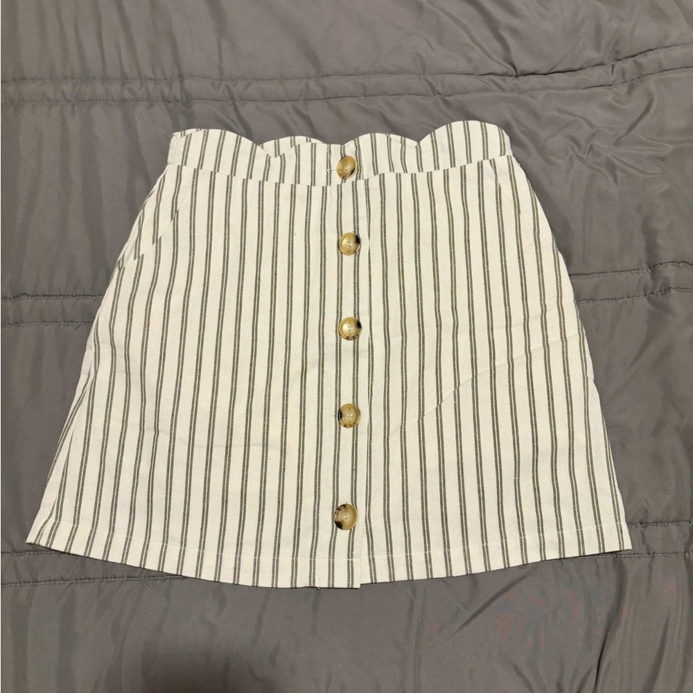 Day to Day Mini Skirt - size medium